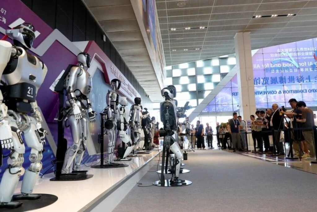 Robot China canggih siap merebut pekerjaan manusia di pabrik dan sektor jasa