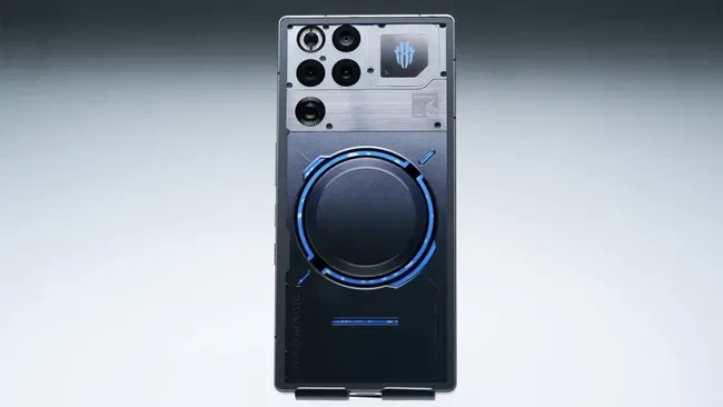 Ponsel Gaming RedMagic 11 Pro bawa sistem pendinginan cair pertama di dunia dengan desain futuristik dan performa tinggi.